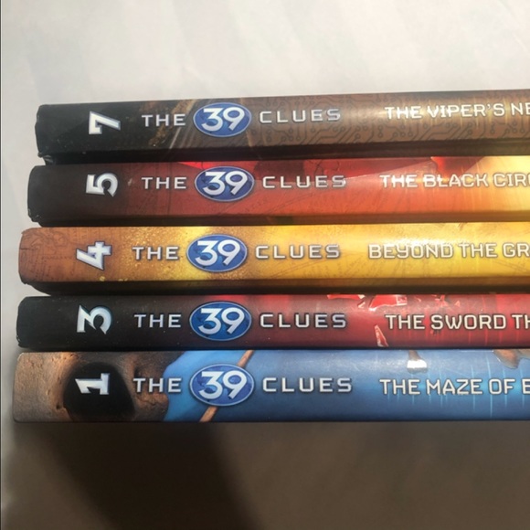 😎 *5*  “39 CLUES” books, hardcover - Picture 2 of 8